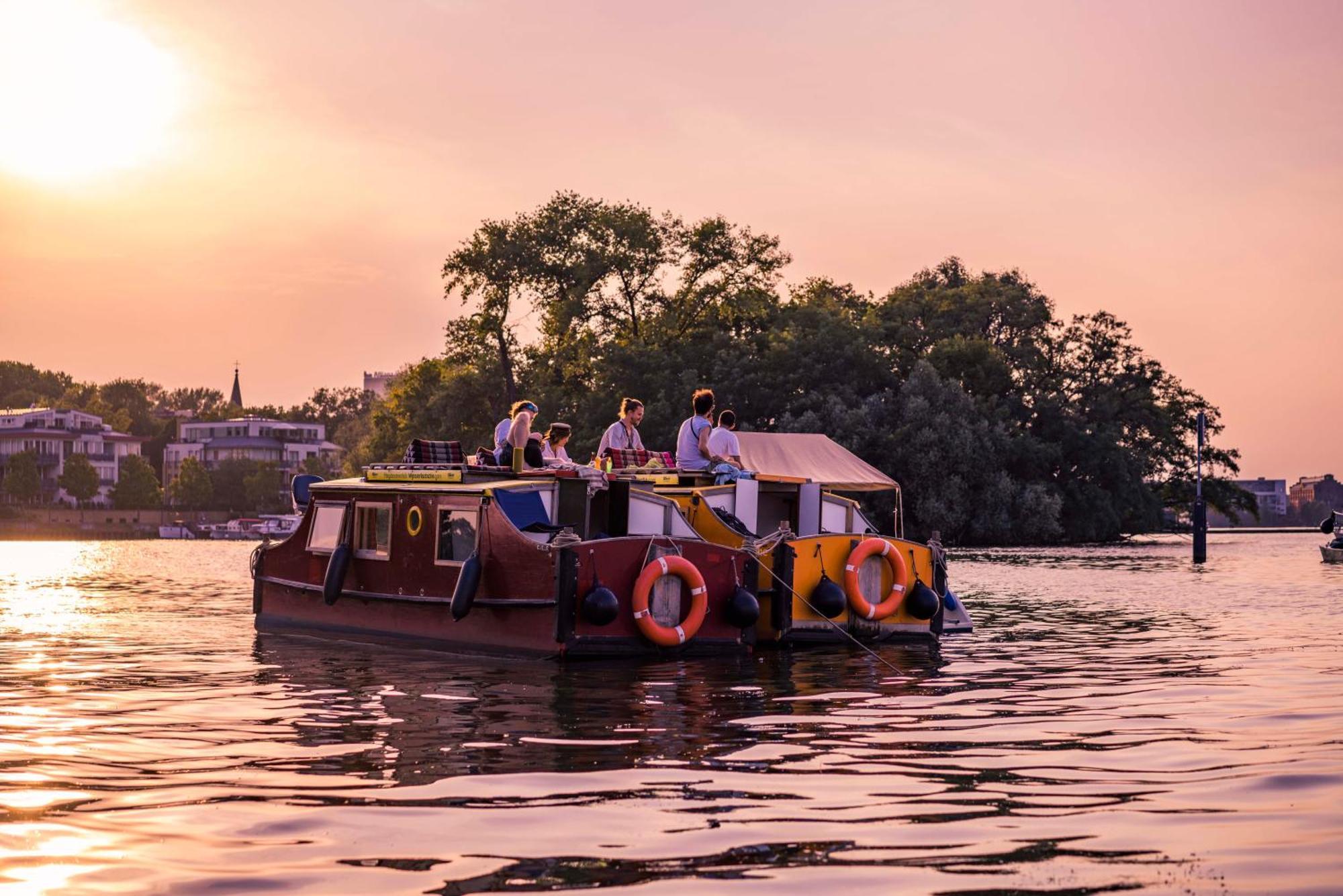 Botel Hausboot Tour Mit Der Wasserkutsche - Fuehrerscheinfrei