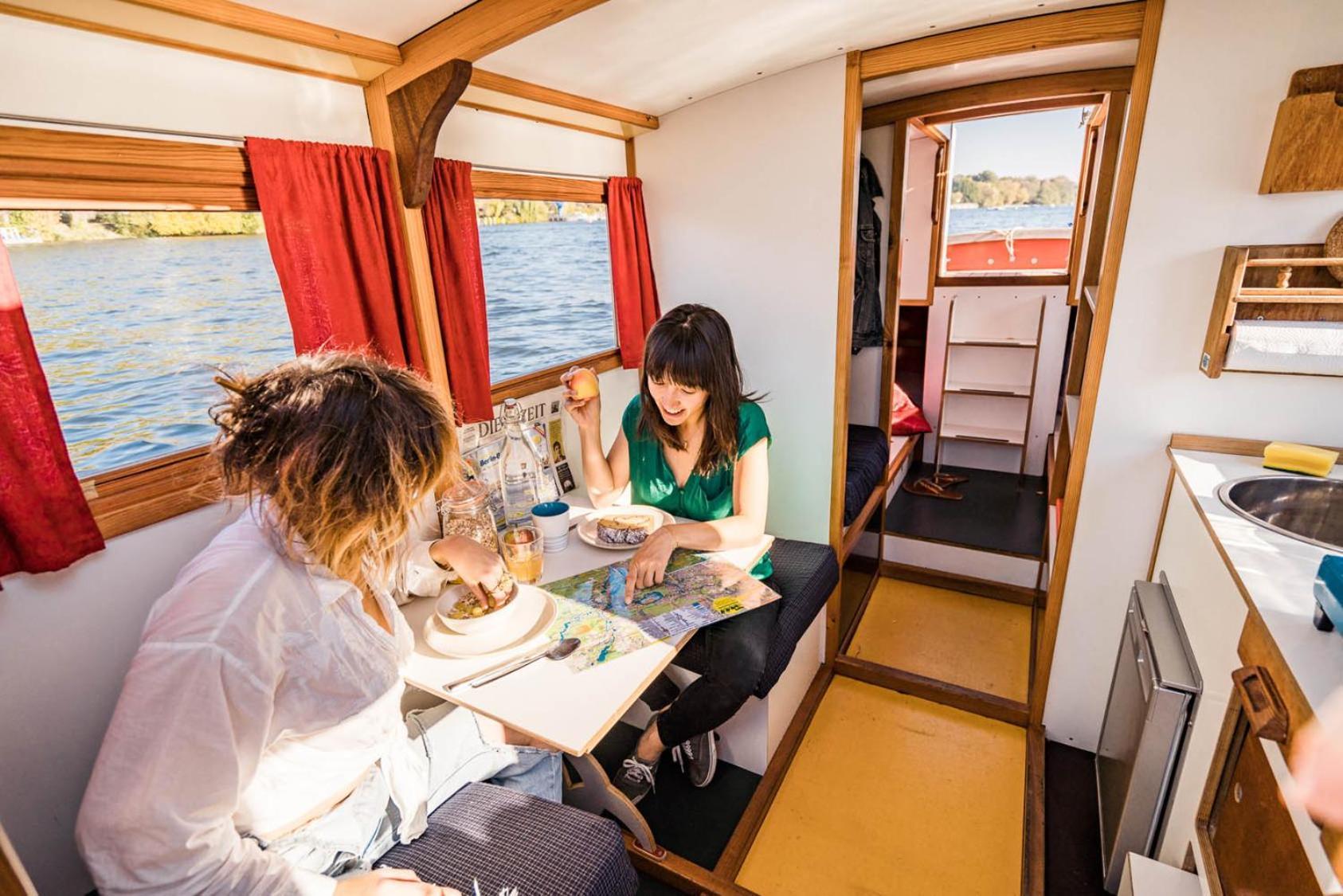 Hausboot Tour Mit Der Wasserkutsche - Fuehrerscheinfrei Botel Berlino