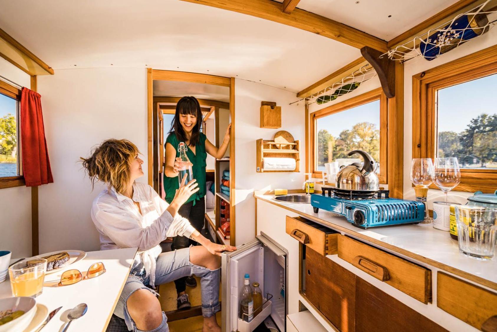 Hausboot Tour Mit Der Wasserkutsche - Fuehrerscheinfrei Berlino
